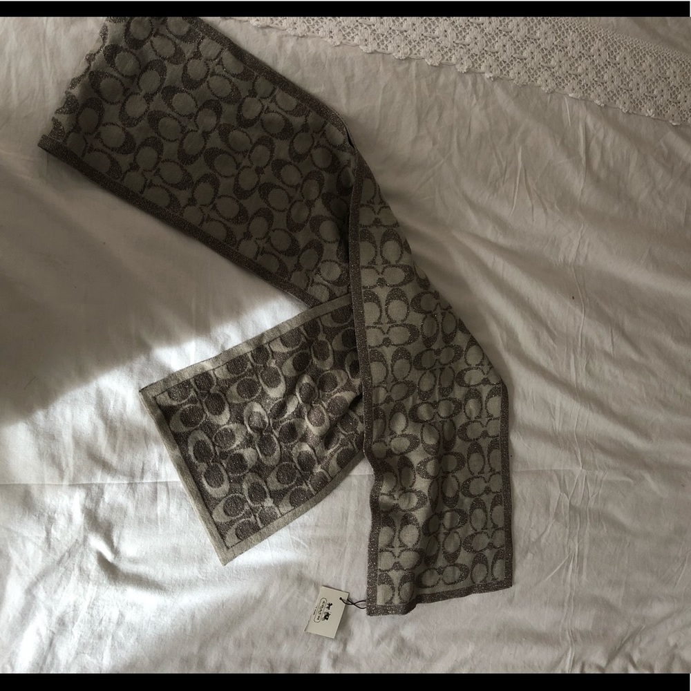 Brand new scarf